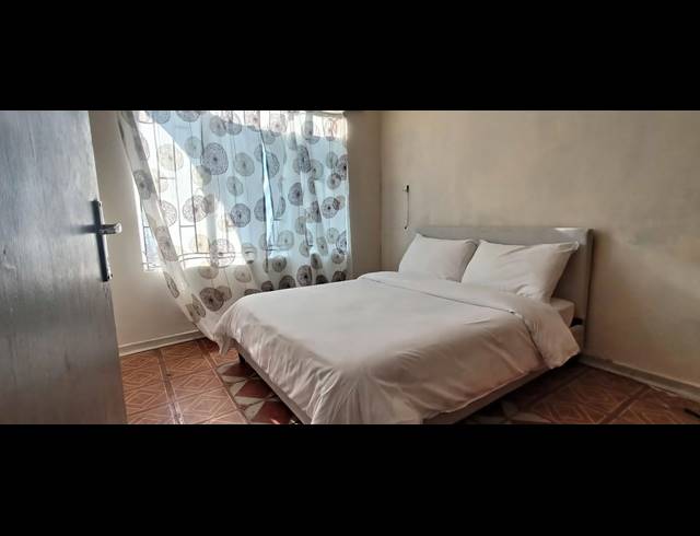 3 BEDROOM FREEHOLD FOR SALE IN BURGERSHOOP